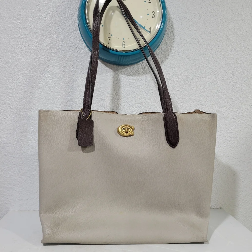 Coach Willow Tote Bag Colorblock With Signature Canvas Dove Gray C0692